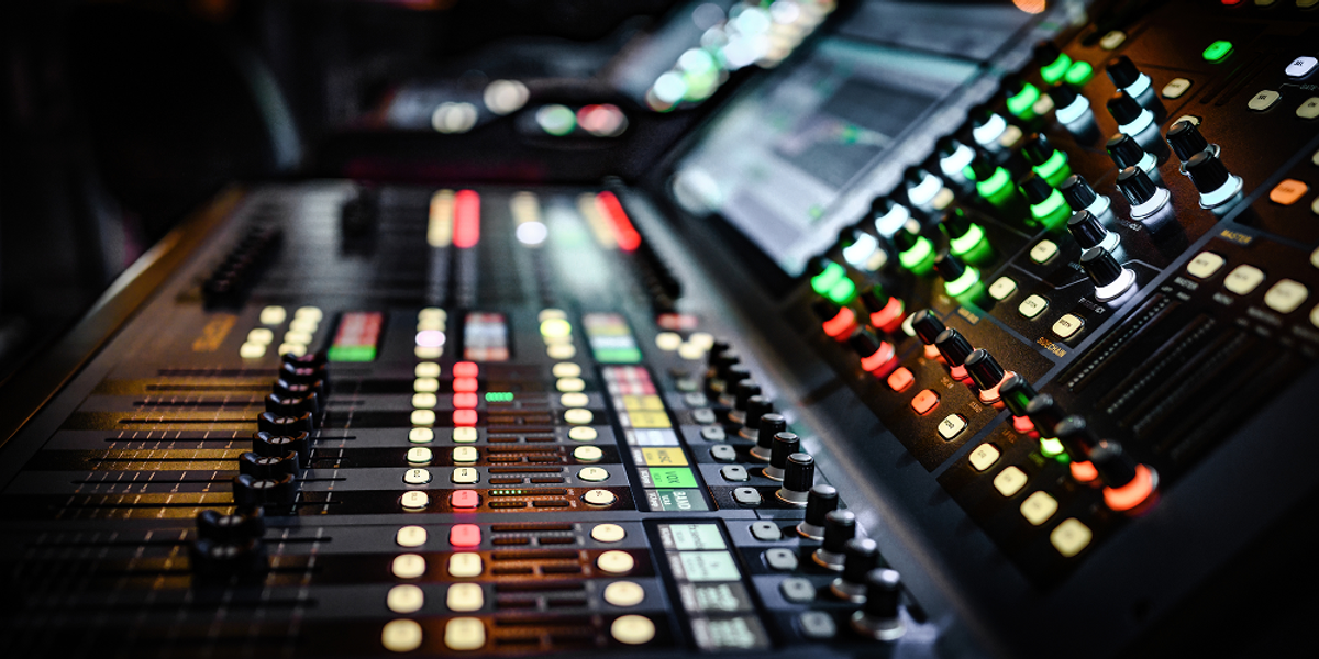 Monitore und Touchscreens für AV und Broadcasting