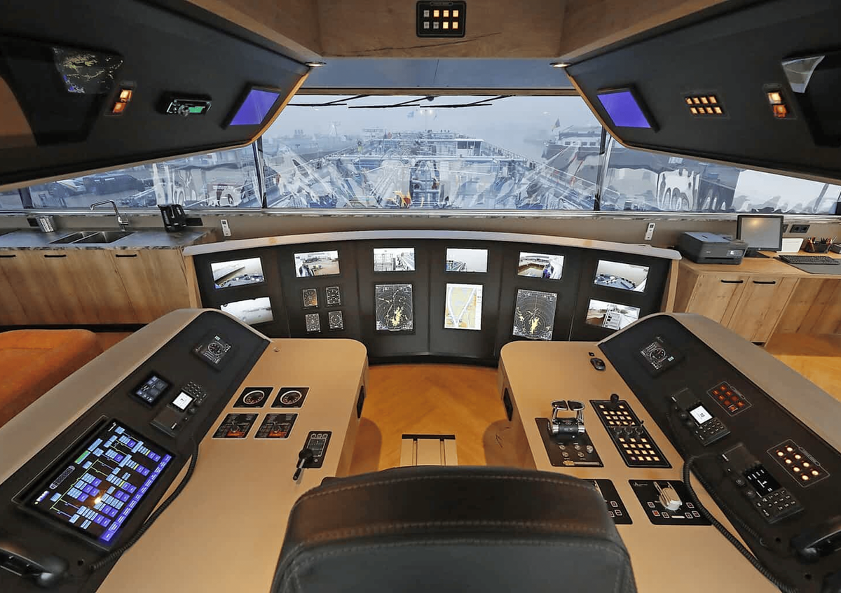 EMS Modernizes Bridge Solutions with Beetronics Displays